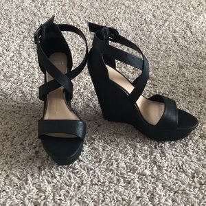 Women’s size 7 1/2 wedged Open toed sandal